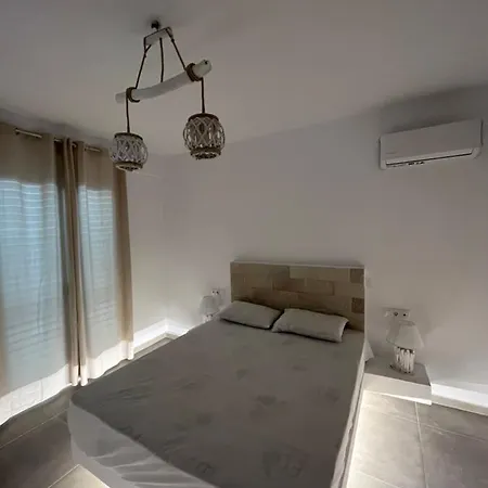 White Villa Parikia (Paros)