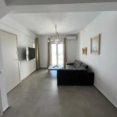White * Parikia (Paros)