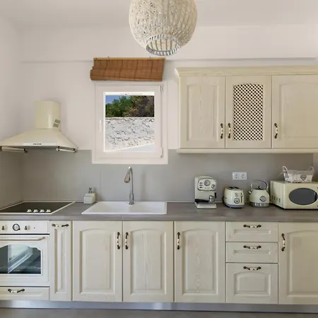Villa White
