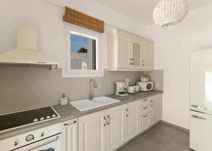 White Paros * Aspro Chorio